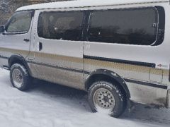 Сүрөт унаа Toyota HiAce