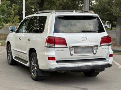 Photo of the vehicle Lexus LX