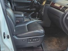 Photo of the vehicle Lexus LX