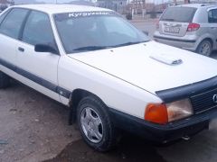 Photo of the vehicle Audi 100