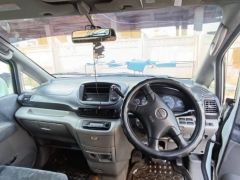 Сүрөт унаа Nissan Serena