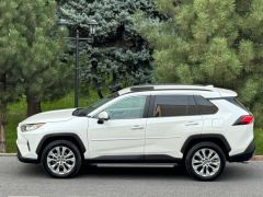 Сүрөт унаа Toyota RAV4