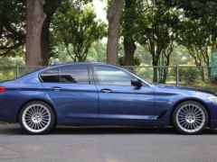 Photo of the vehicle BMW M5