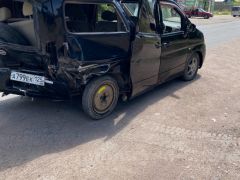 Сүрөт унаа Nissan Serena