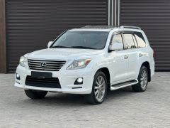 Photo of the vehicle Lexus LX