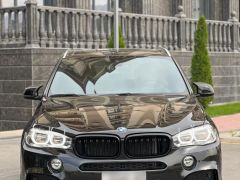 Photo of the vehicle BMW X5