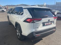 Сүрөт унаа Toyota RAV4