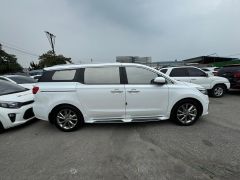 Photo of the vehicle Kia Carnival