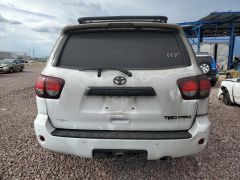 Сүрөт унаа Toyota Sequoia