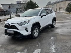 Сүрөт унаа Toyota RAV4