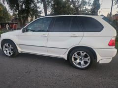 Photo of the vehicle BMW X5