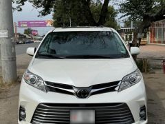 Фото авто Toyota Sienna