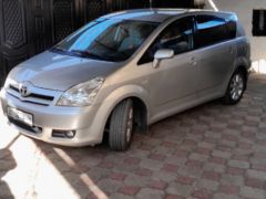 Сүрөт унаа Toyota Corolla Verso