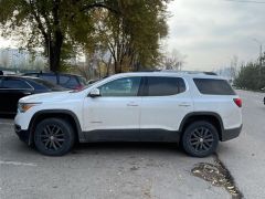 Photo of the vehicle GMC Acadia