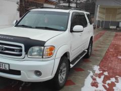 Сүрөт унаа Toyota Sequoia