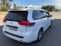 Фото авто Toyota Sienna