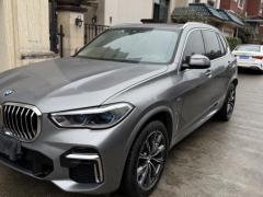 Photo of the vehicle BMW X5