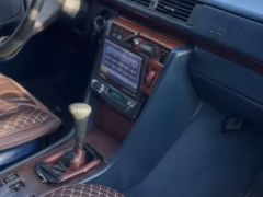 Сүрөт унаа Mercedes-Benz W124