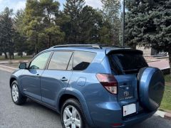 Сүрөт унаа Toyota RAV4