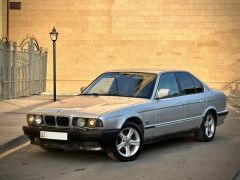 Photo of the vehicle BMW 5 Series