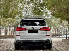 Photo of the vehicle BMW X5