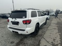 Фото авто Toyota Sequoia