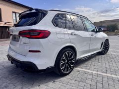 Photo of the vehicle BMW X5