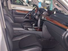 Photo of the vehicle Lexus LX