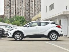 Фото авто Toyota C-HR