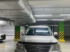 Photo of the vehicle Lexus LX