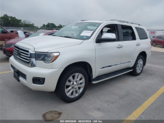 Photo of the vehicle Toyota Sequoia