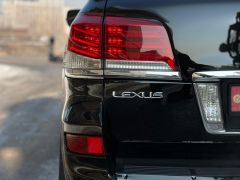 Photo of the vehicle Lexus LX