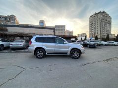 Photo of the vehicle Lexus GX