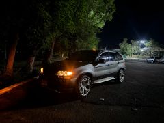 Photo of the vehicle BMW X5