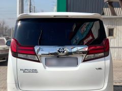 Сүрөт унаа Toyota Alphard