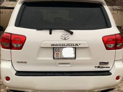 Фото авто Toyota Sequoia