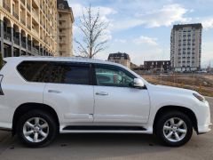 Photo of the vehicle Lexus GX