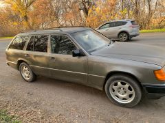 Сүрөт унаа Mercedes-Benz W124