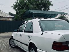 Сүрөт унаа Mercedes-Benz W124