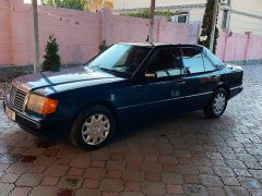 Сүрөт унаа Mercedes-Benz W124