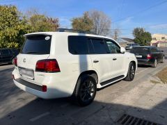 Photo of the vehicle Lexus LX