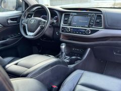 Photo of the vehicle Toyota Highlander