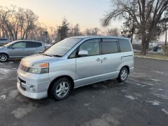 Сүрөт унаа Toyota Voxy