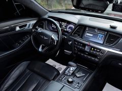 Photo of the vehicle Genesis G80