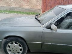 Сүрөт унаа Mercedes-Benz W124