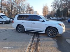 Photo of the vehicle Lexus LX