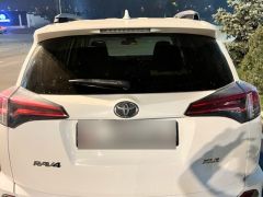 Сүрөт унаа Toyota RAV4