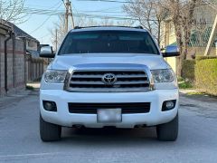 Photo of the vehicle Toyota Sequoia