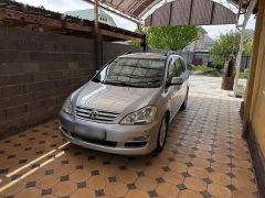 Сүрөт унаа Toyota Avensis Verso