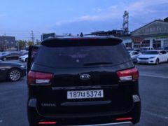 Сүрөт унаа Kia Carnival